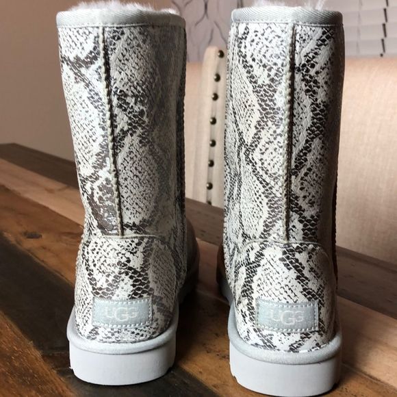 UGG Classic Short Metallic Snake - Picture 6 of 10